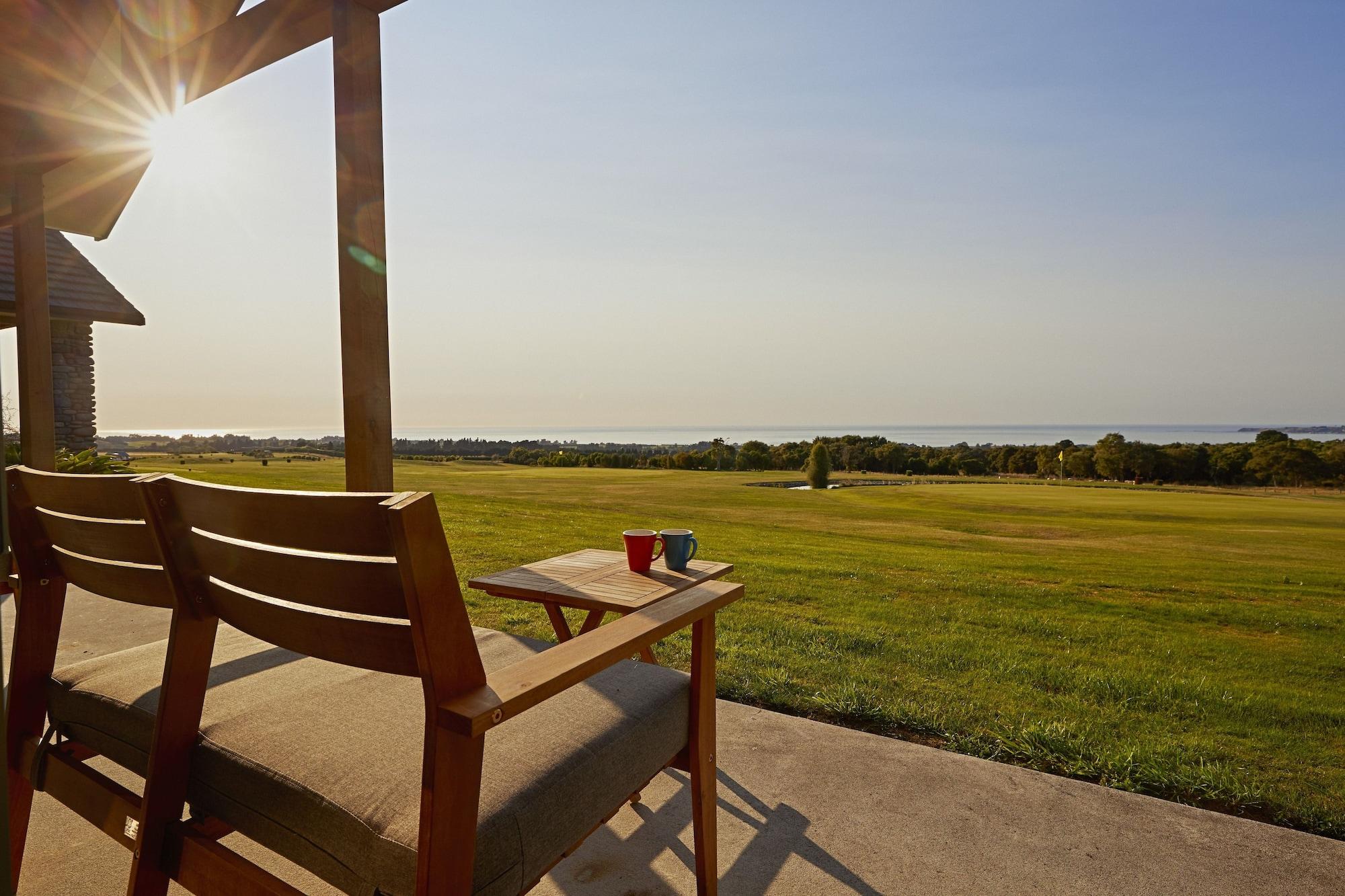 Koura Bay Golf Resort Kaikoura Bagian luar foto