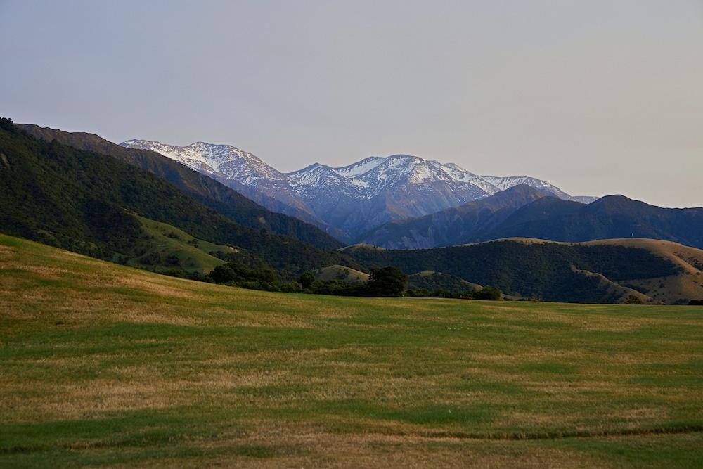 Koura Bay Golf Resort Kaikoura Bagian luar foto