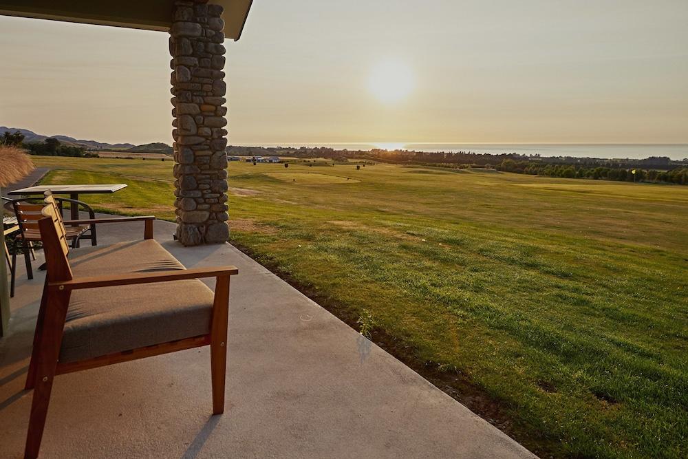Koura Bay Golf Resort Kaikoura Bagian luar foto