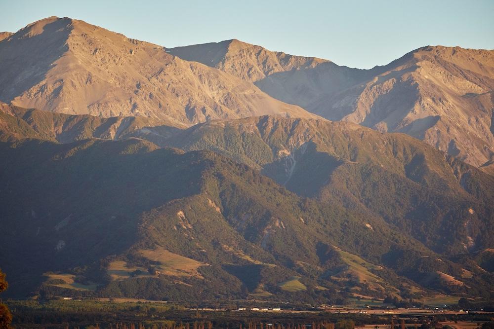 Koura Bay Golf Resort Kaikoura Bagian luar foto