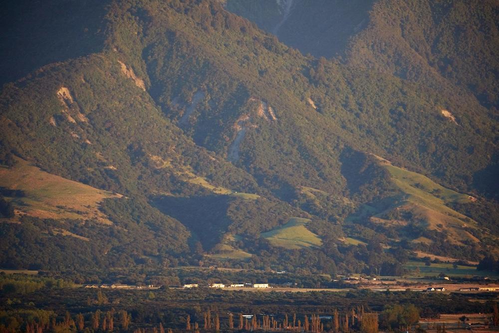 Koura Bay Golf Resort Kaikoura Bagian luar foto